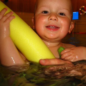 Babies benefit from early water lessons