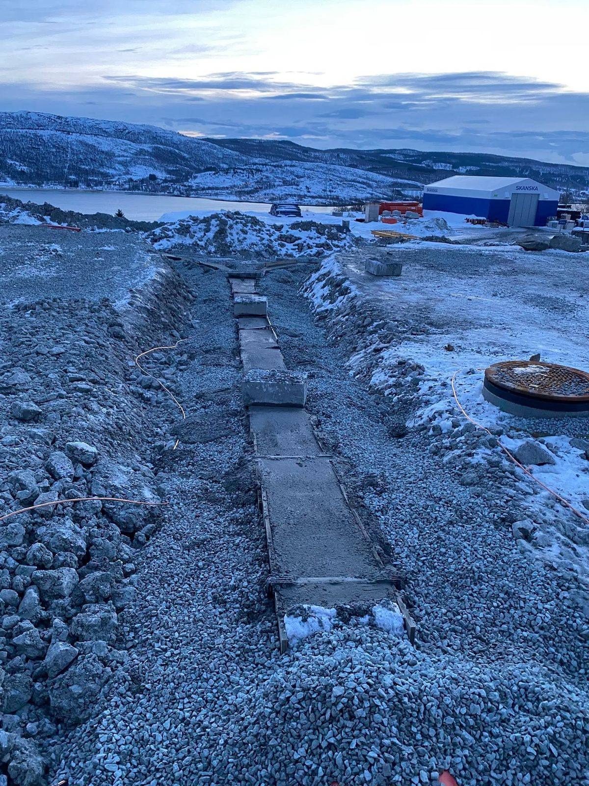 Grunnarbeid med betongfundament utført av LW Entreprenør
