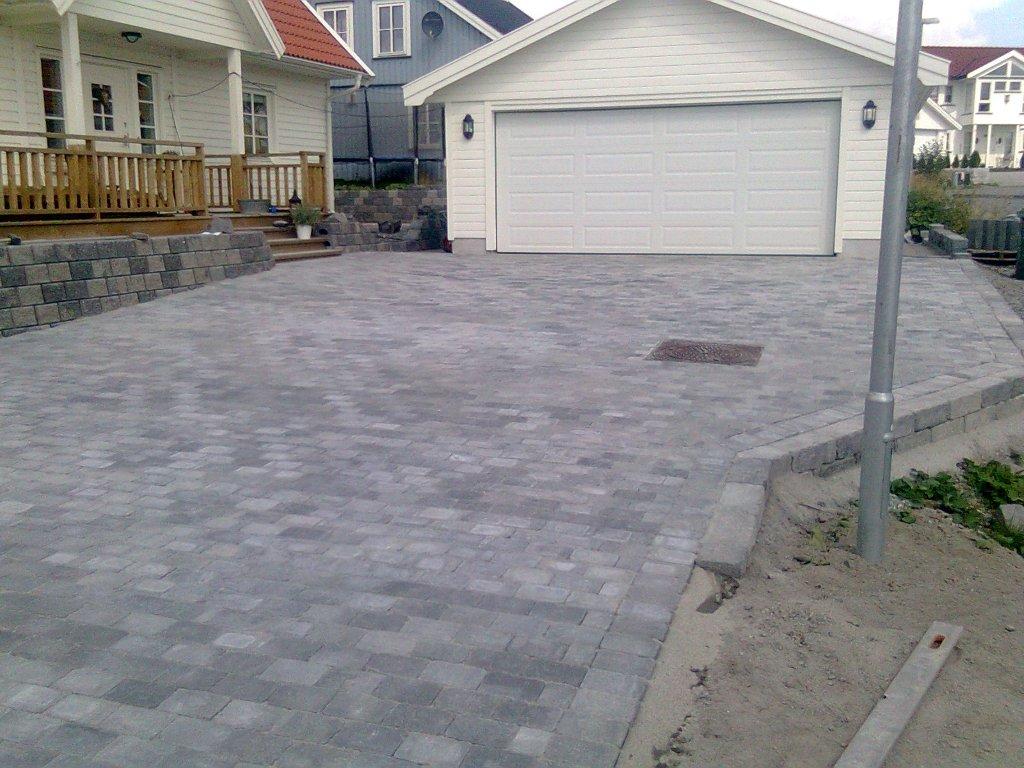 Innkjørsel stein