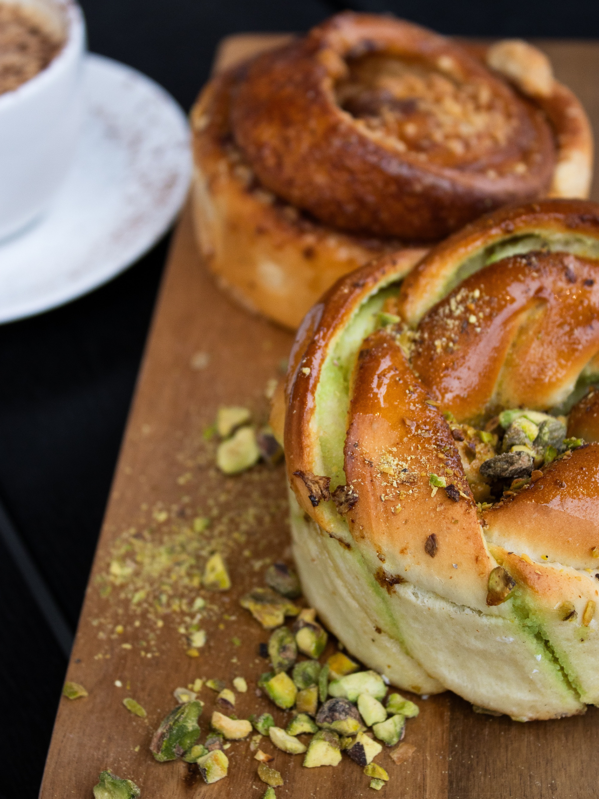 Pistasjbolle med honningglasur — sesongens spesialitet