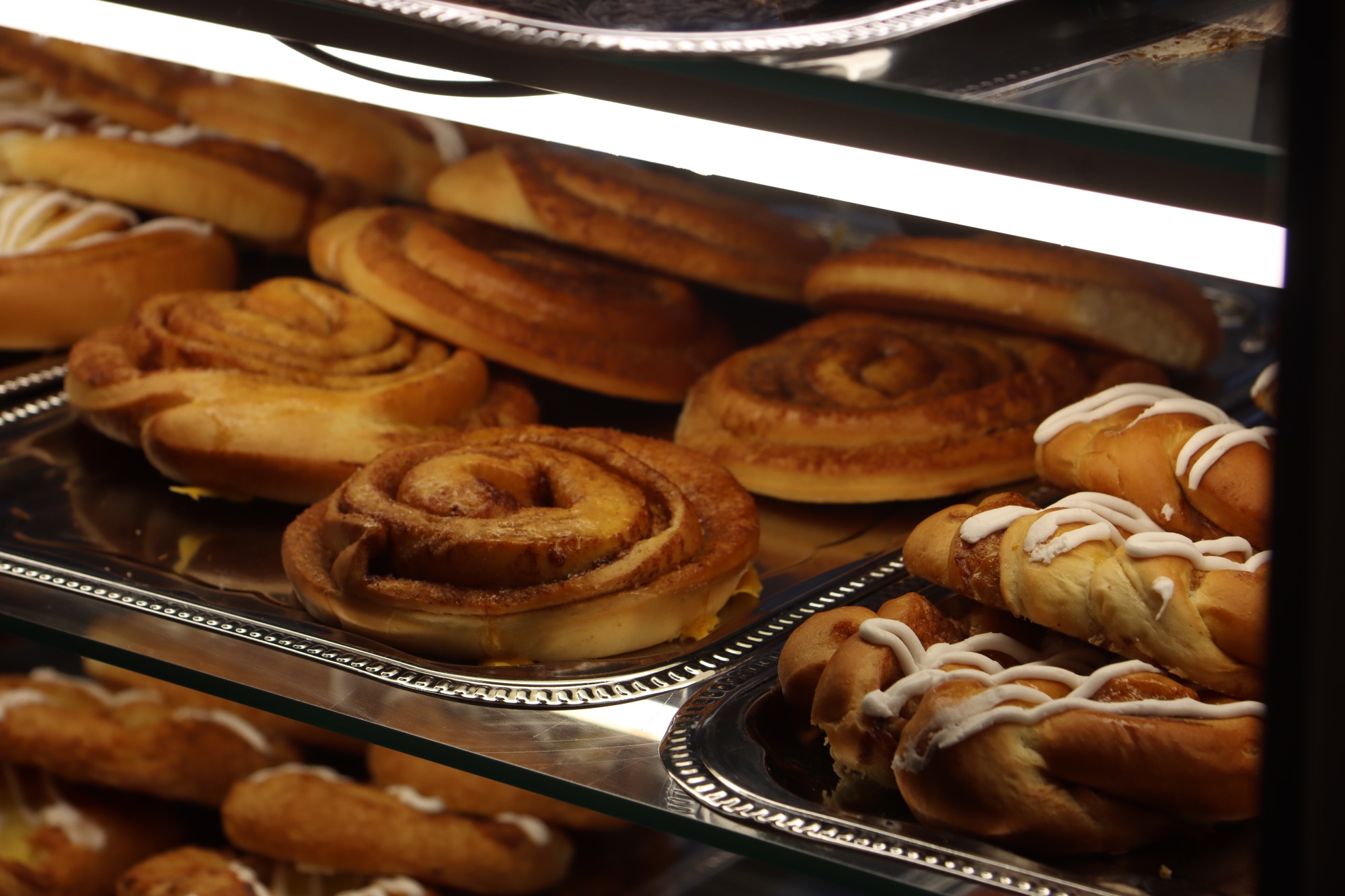 Kanelsnurrer og gjærbakst i disken