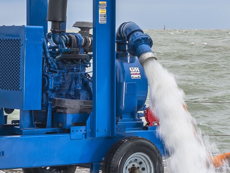 Super T-pumpe på tilhenger pumper vann