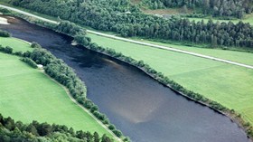 Fiskevaldet Kløvsteinshølen i Orkla