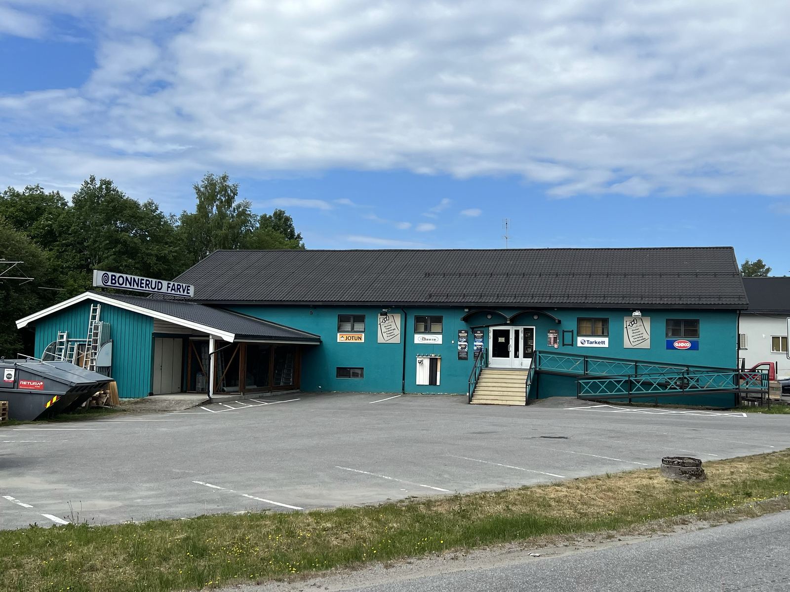 Butikkbygget til Bonnerud Farve på Skotterud