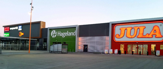 Handelsbygg med butikklokaler for Hageland, Jula og XXL Sport, oppført av EE Bygg og Montasje