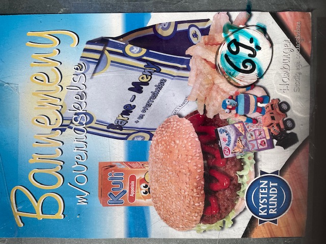 Barnemeny med overraskelse – hamburger med stadig nye overraskelser og juice