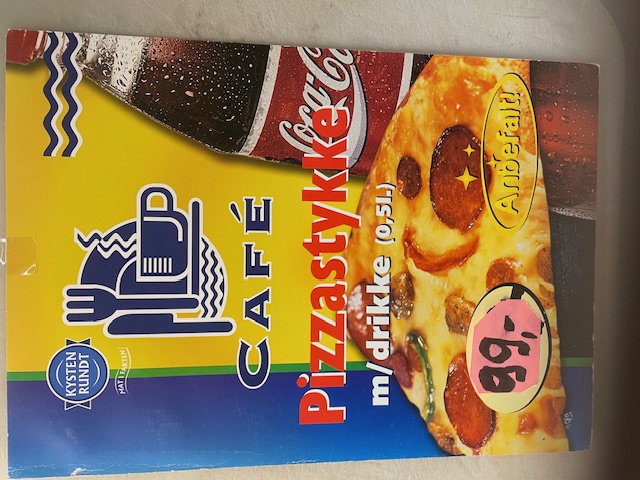 Pizzastykke med drikke – fersk pizza med 0,5 l. drikke, anbefalt