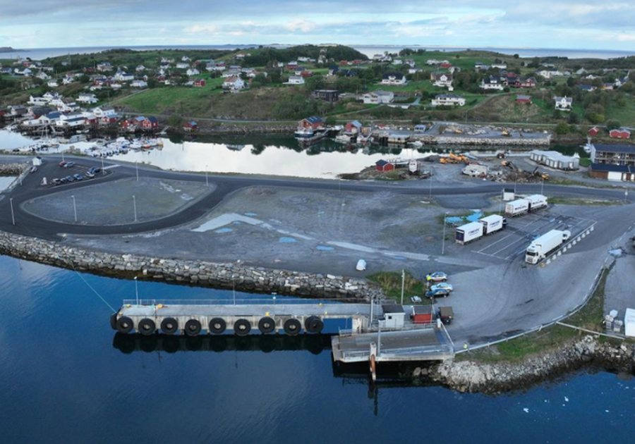 Havne- og kaiområdet på Buskjæret i Sørarnøy