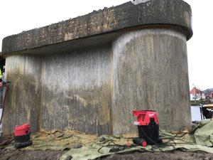 Sandblåsing av metallkonstruksjon