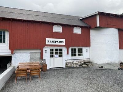 Resepsjon for Gudbrandsjuvet Camping i den røde løa