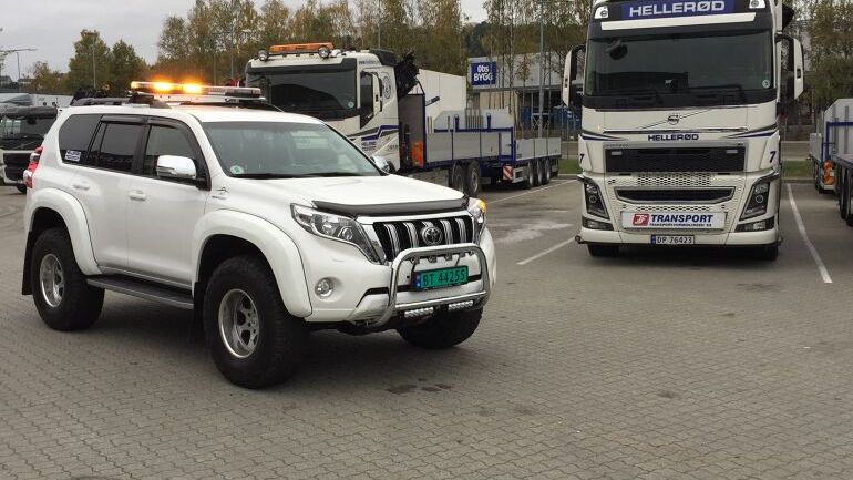 Følgebiltjenester – Hellerød Transport AS