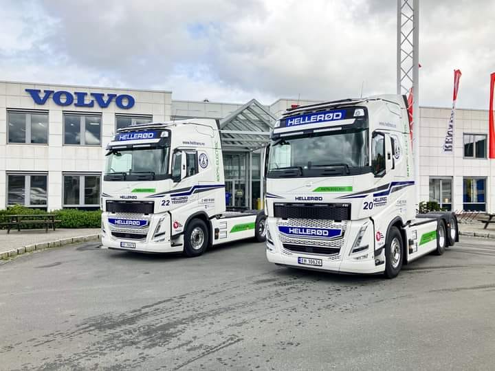 Kranbil i arbeid – Hellerød Transport