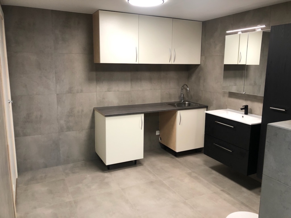 Vaskerom og ekstra bad i leilighet på Gyrihaugen Hol