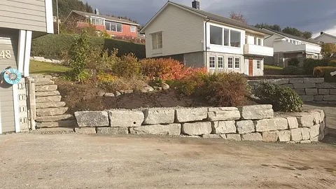 Støttemur og natursteinmur