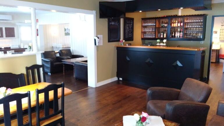Restaurant og bar på Badeland Gjestegård