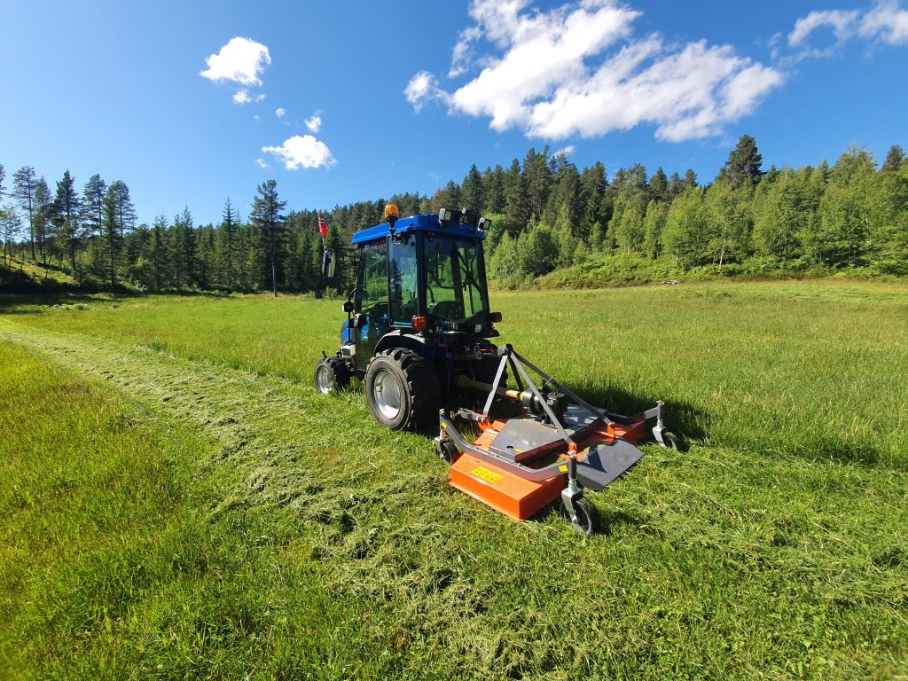 Beitepussere og tilleggsutstyr til traktor
