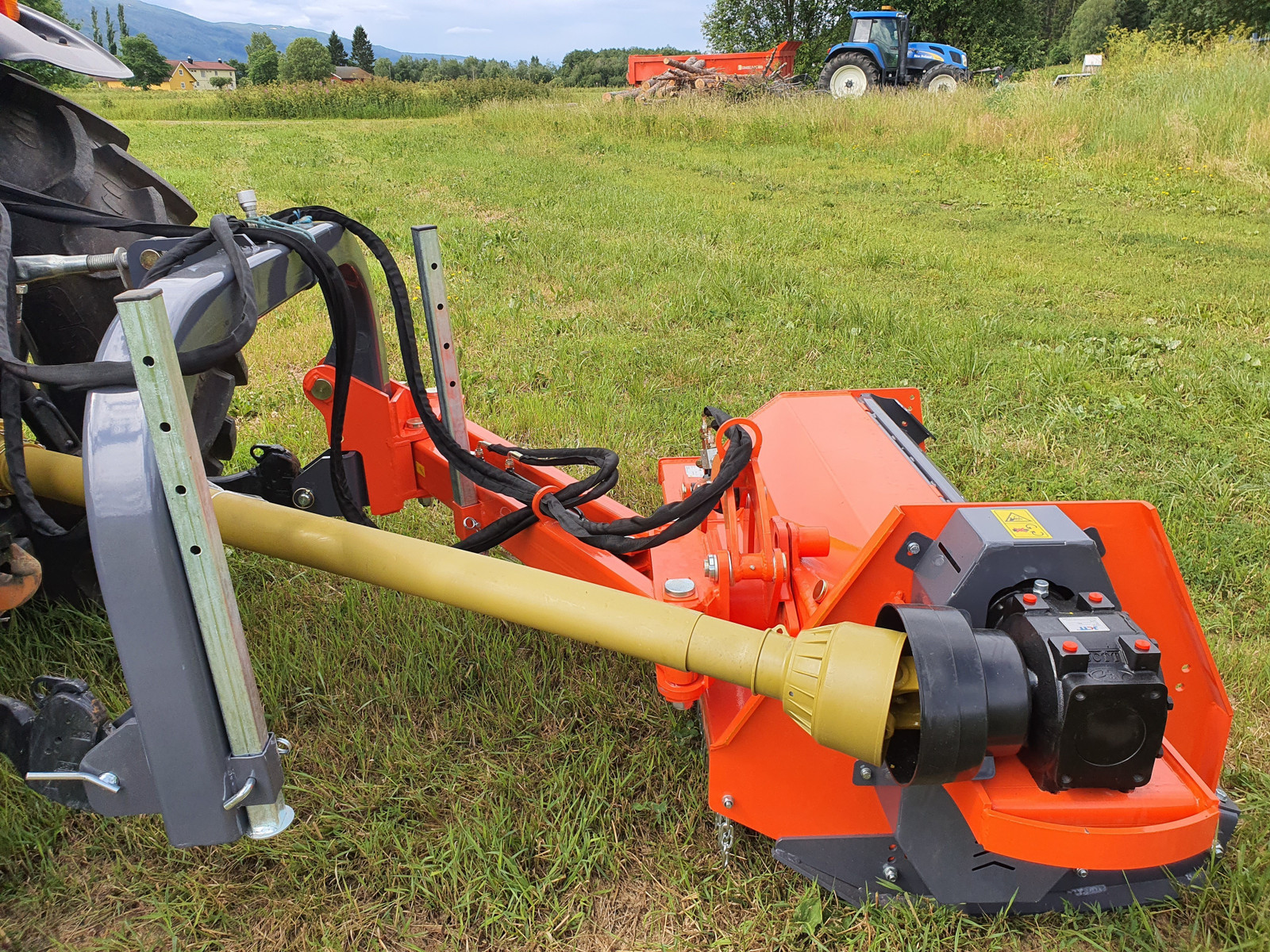 Slåmaskin traktor