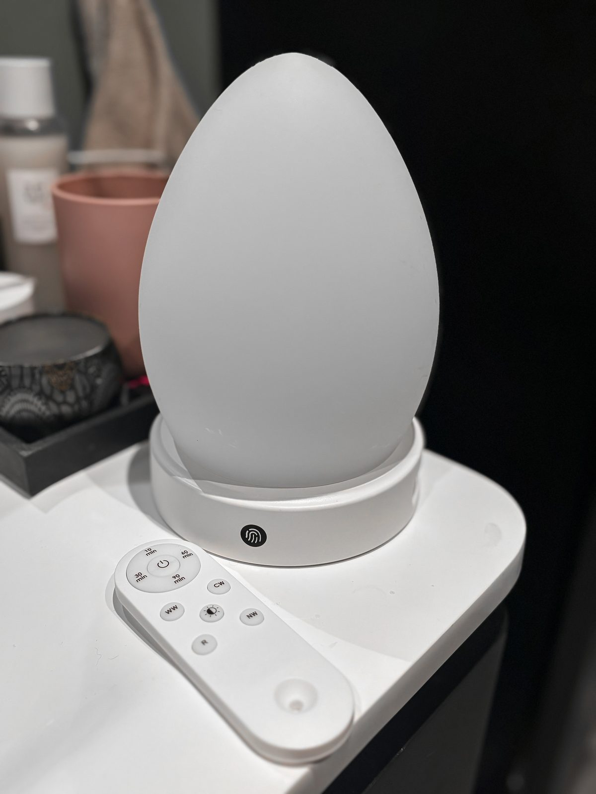 Redly Care Lampen – eggformet rødlyslampe fra Lightnor