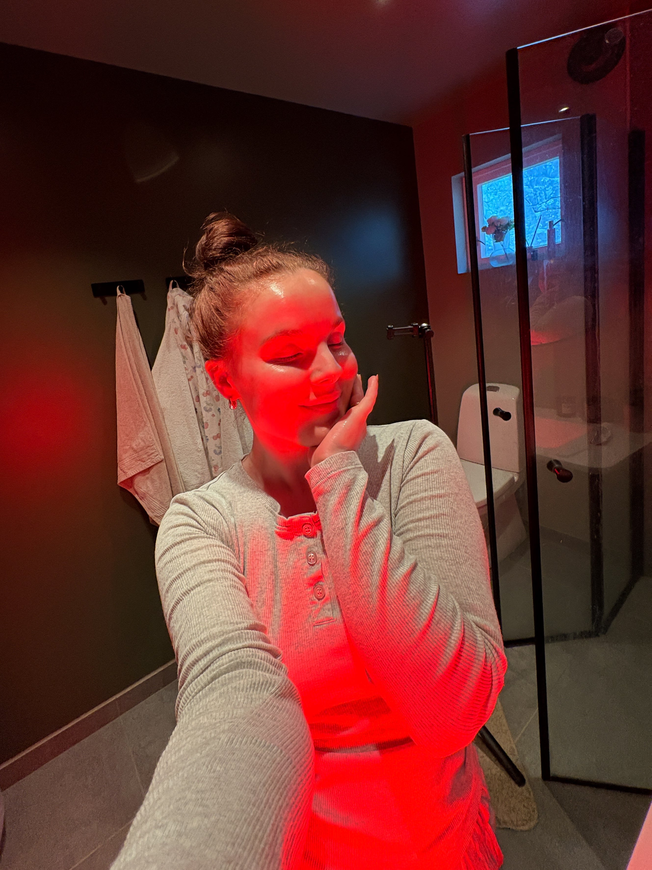 Redly Care Lampen i bruk på nattbordet