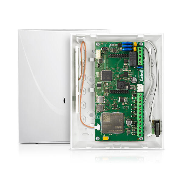 Satel universal LTE 4G GSM-sender med kabinett og antenne