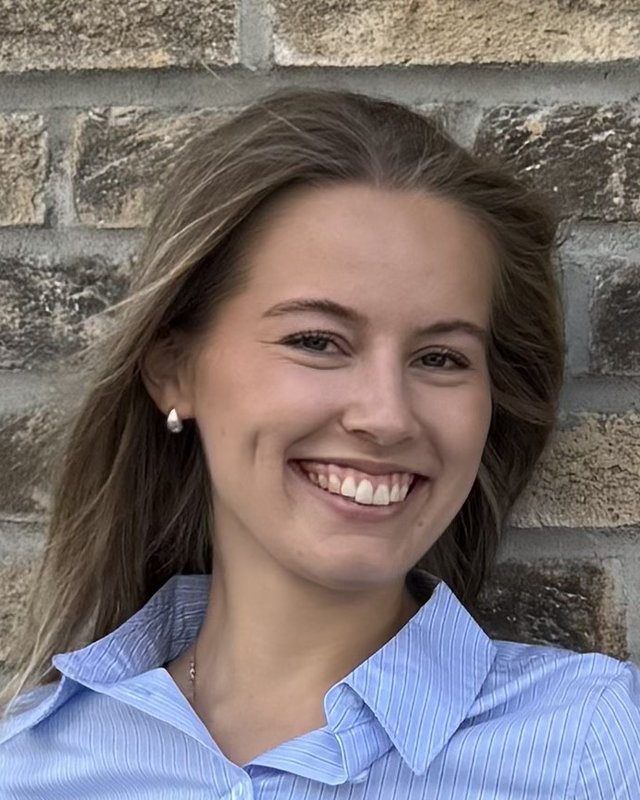 Dina Holst-Larsen