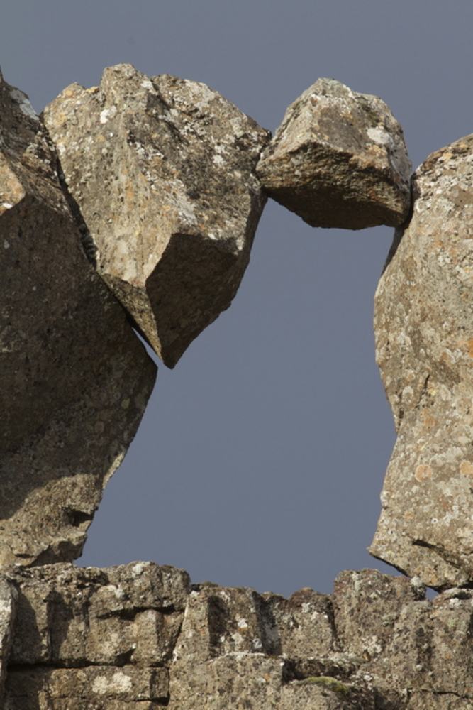 Stein i kile. Thingvellir.
Foto Geir Lundli