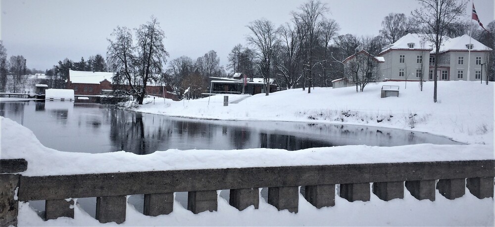 Mago i B i forhold til Eidsvollsbygningen