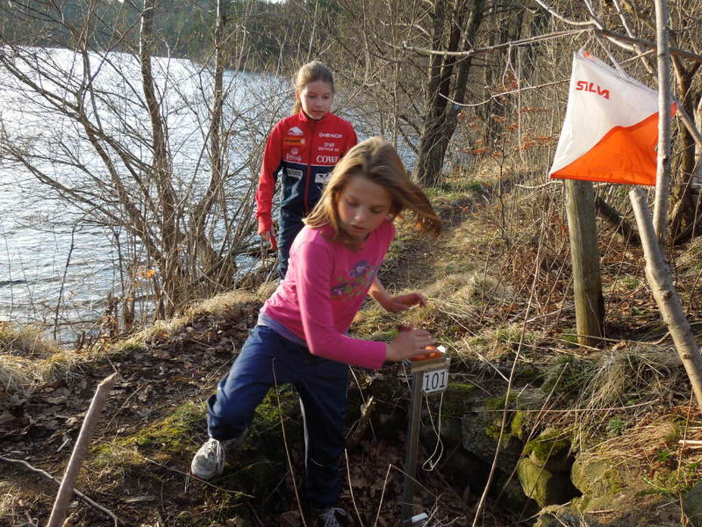 Ida og Synne p&aring; post 2 - elektronisk tidtaking