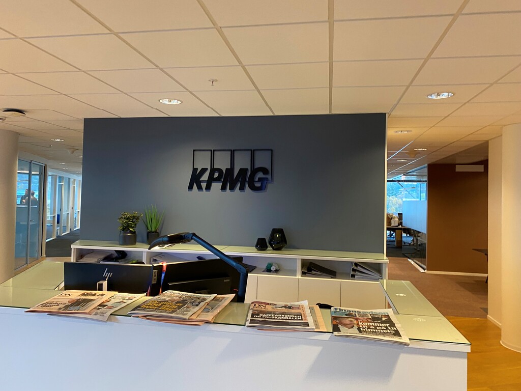 KPMG // Innvendige Skilt & Frost 12.22