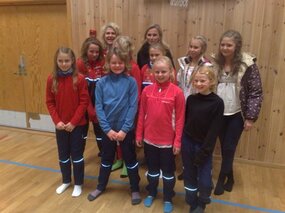 Sort gruppe og jentegruppa