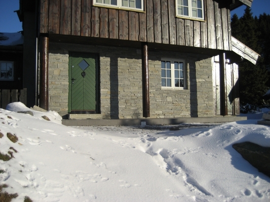 Forblenning med 5-15 skifersten på vegg – Bull