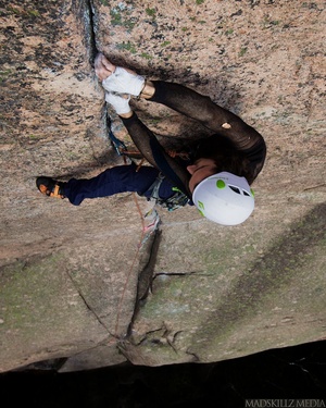 Philip Toney klatrer på Bohus