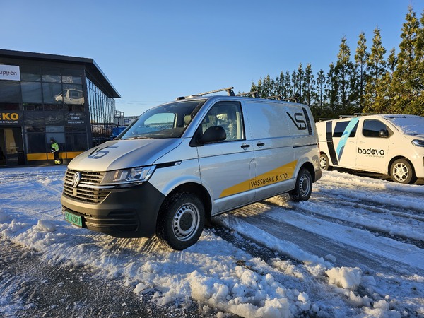 Vassbakk & Stol // x25 Volkswagen Transporter 12.23