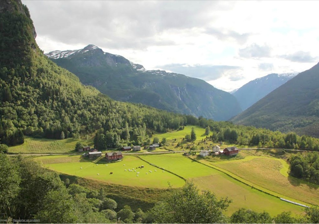 Utsikt ned til Berge