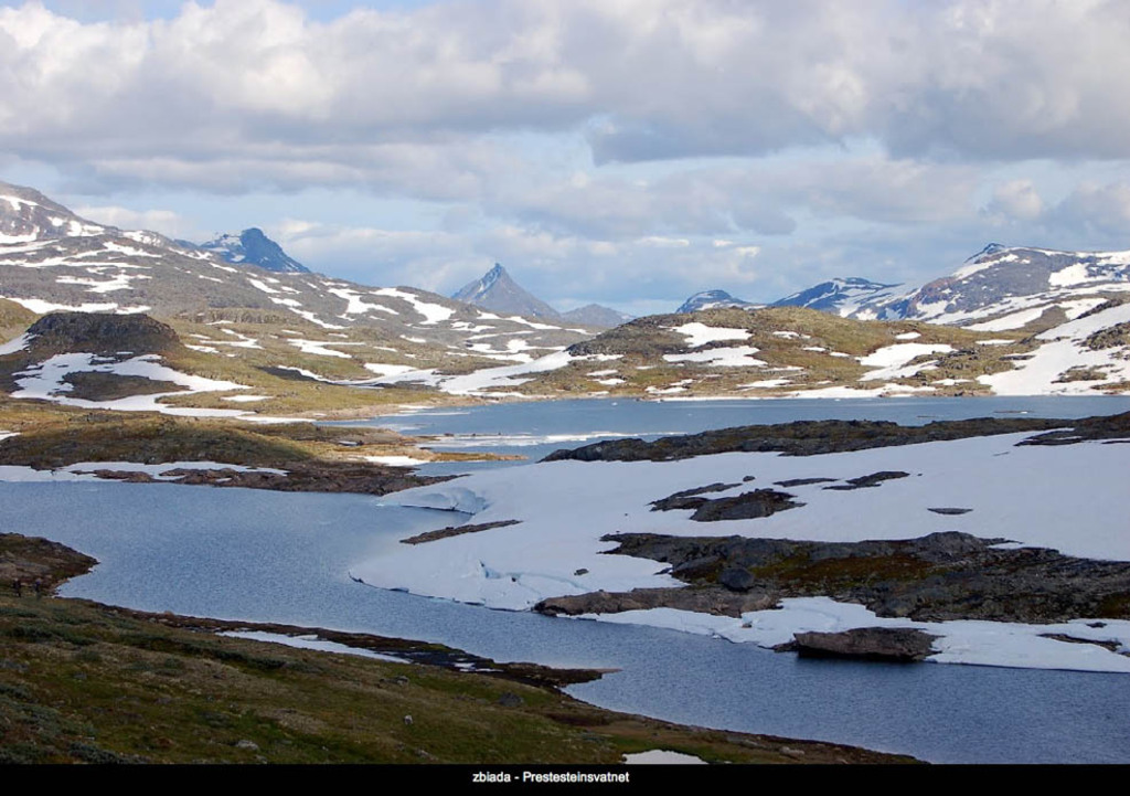 Langs Prestesteinsvatnet