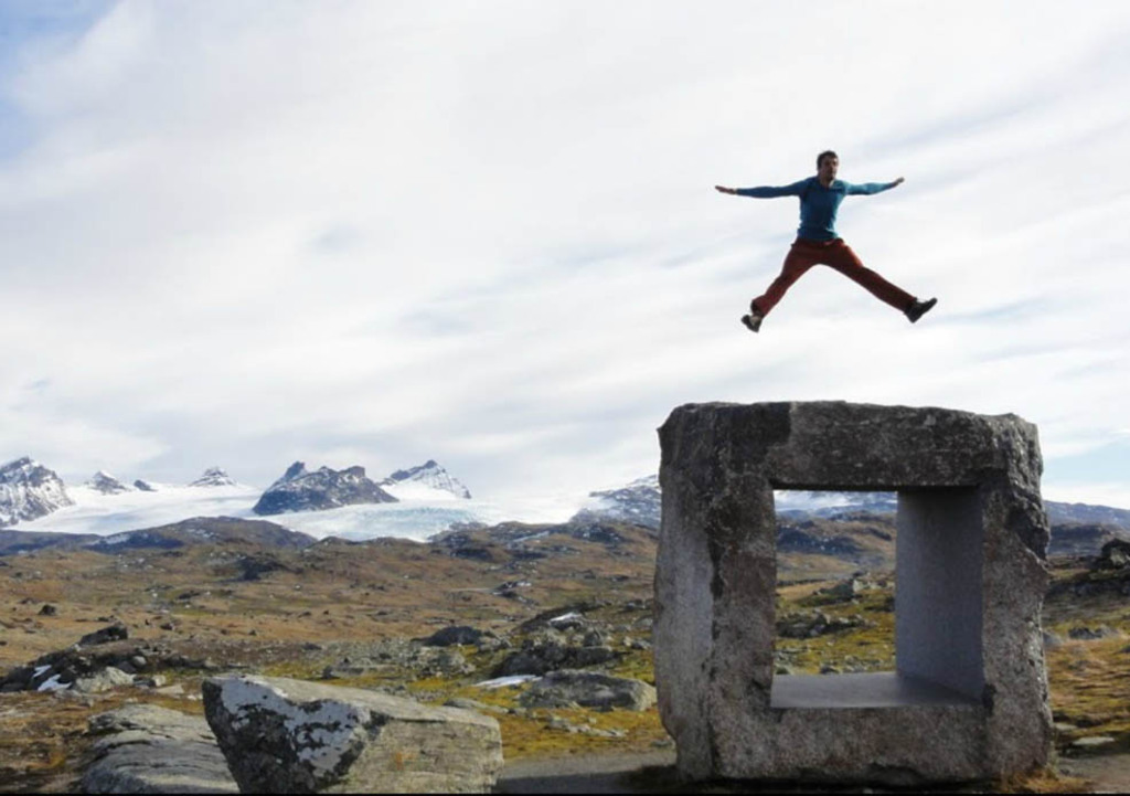 Kunstinstallasjon ved Mefjellet Rasteplass. 