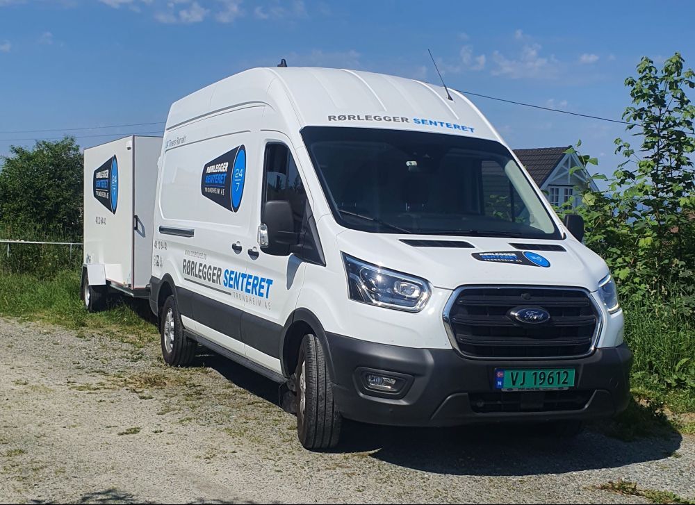 RørleggerSenteret Trondheim – servicebil med henger