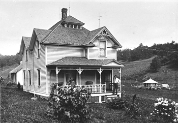 REF-0315 Wisconsin USA før 1900.
Farmen til Ole Mikkelsen som utvandra fra Rennebu i 1869.