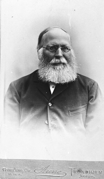 REF-0328 ca 1895.
Lensmann Bernt Breda. Han var lensmann i bygda 1866-1901.