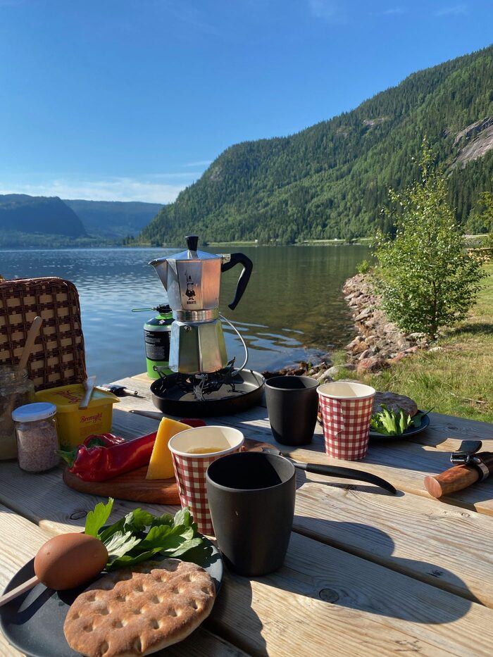 Frokost ved fjordkanten