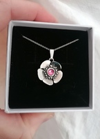 20069rose Astas Valmuer lite anheng på sølvkjede