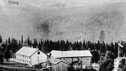 REF-0009. Austberg - Ulsberg. Gardsbruk og skysstasjon. Ca 1910