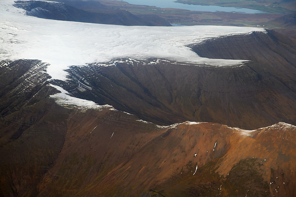 Islandsk natur ovenfra.
Foto Geir Lundli