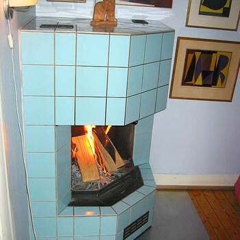 18 - Hjørnepeis med brukken front, flislagt