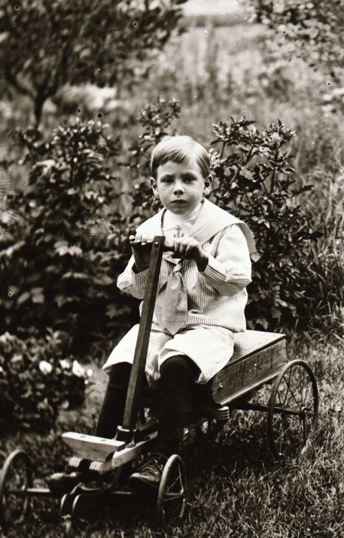 REF-0465 USA ca 1910.
Språkforskar Einar Haugen f 1906 i Amerika.REF-0466 og 0467.