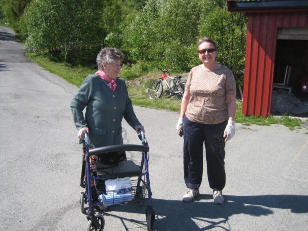 Judith er innom og hilser på.