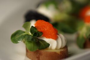 Potetkanapéer lages av Hoff Gjestgiver