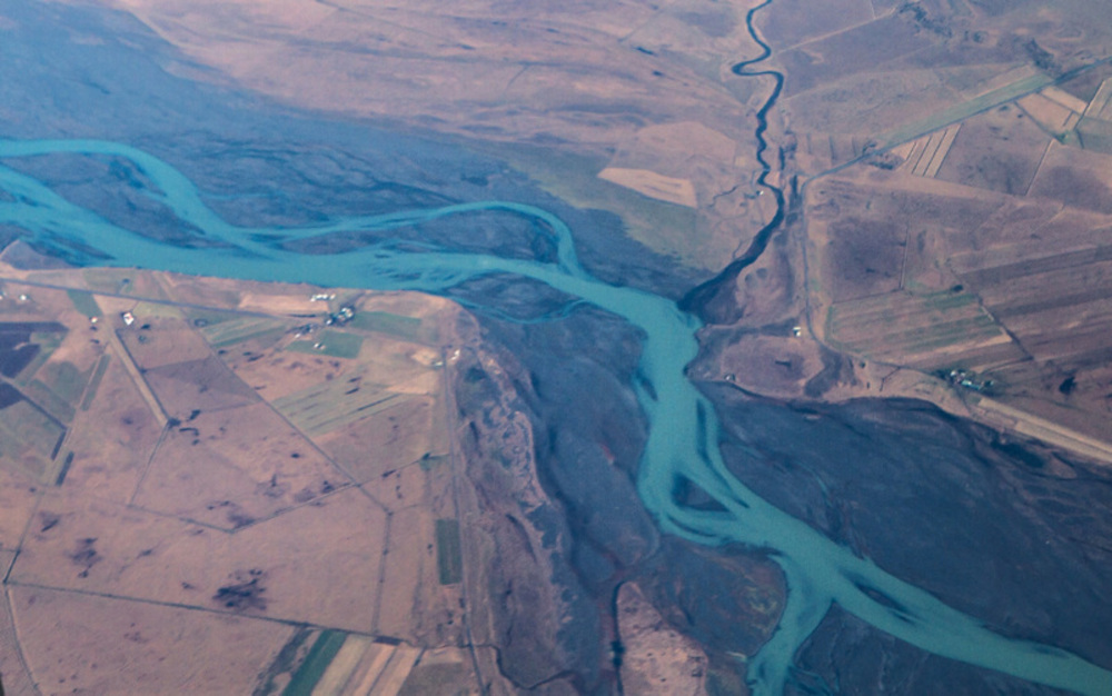 Blå elv, tatt på flyturen hjemover.
Foto Geir Lundli