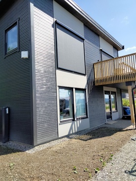 Zip screen NS 100, Sorte profiler, Screenduk Serge 001 - 010, 5%
Hus Øyer