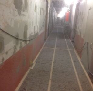 Lydisolering gang hotell på tilfarere.